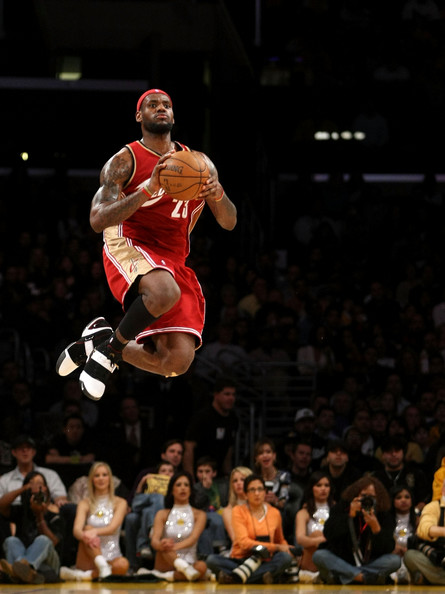 lebron tuck jump
